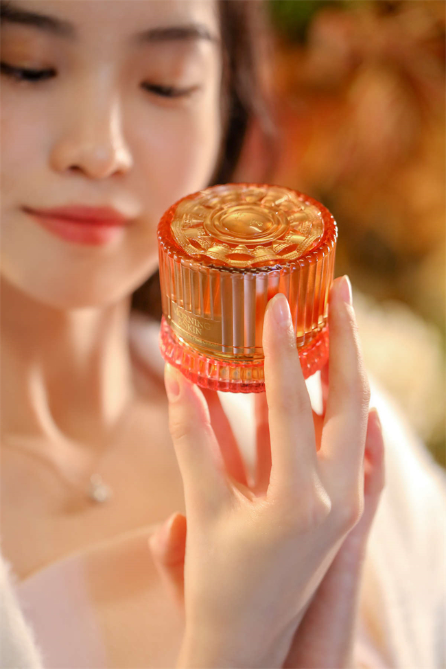水润不止于表做冬季肌肤的守护者OG视讯玫莉蔻至美时光水凝霜让(图3)