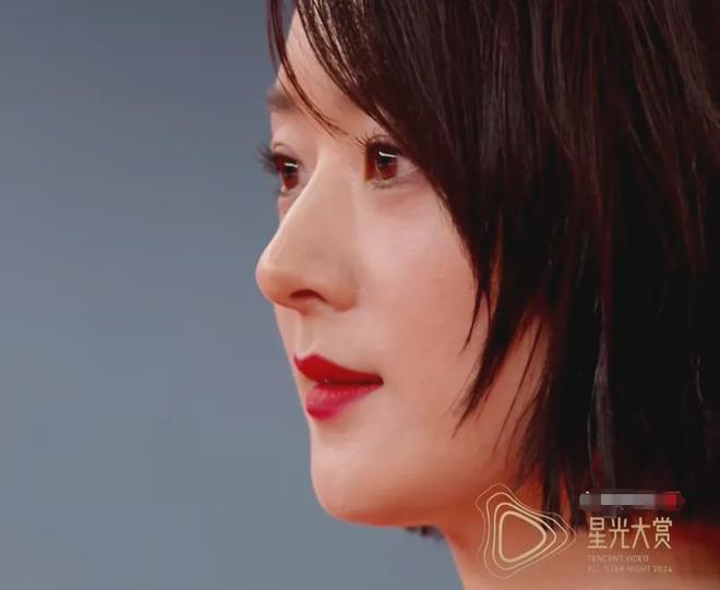 颖变壮了唐嫣有了鱼尾纹白百何脸僵OG网站星光大赏红毯生图：赵丽(图10)