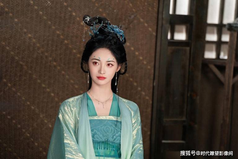 分角色引热议网友：被爱豆耽误的影后OG视讯周洁琼双瞳千面演技炸裂！精(图1)